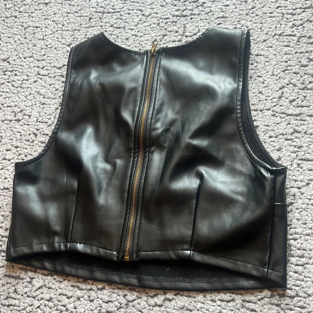 KIRIOUS Black Leather Top - Picture 5 of 10